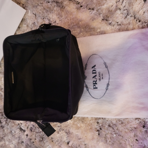 POUCH OR COSMETIC POUCH - Picture 9 of 9